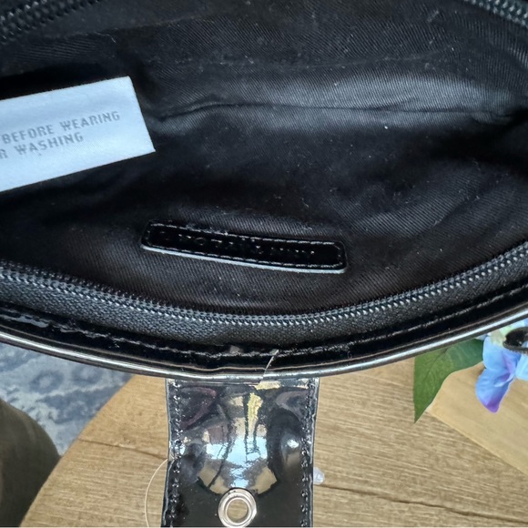 Ann Taylor wristlet - Picture 4 of 4